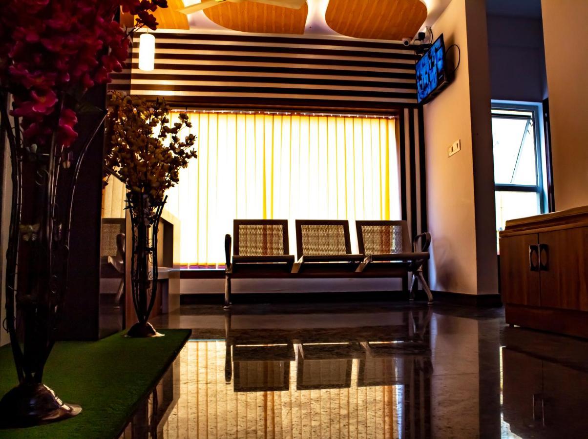 Hotel Royal Suites Бенґалуру Екстер'єр фото